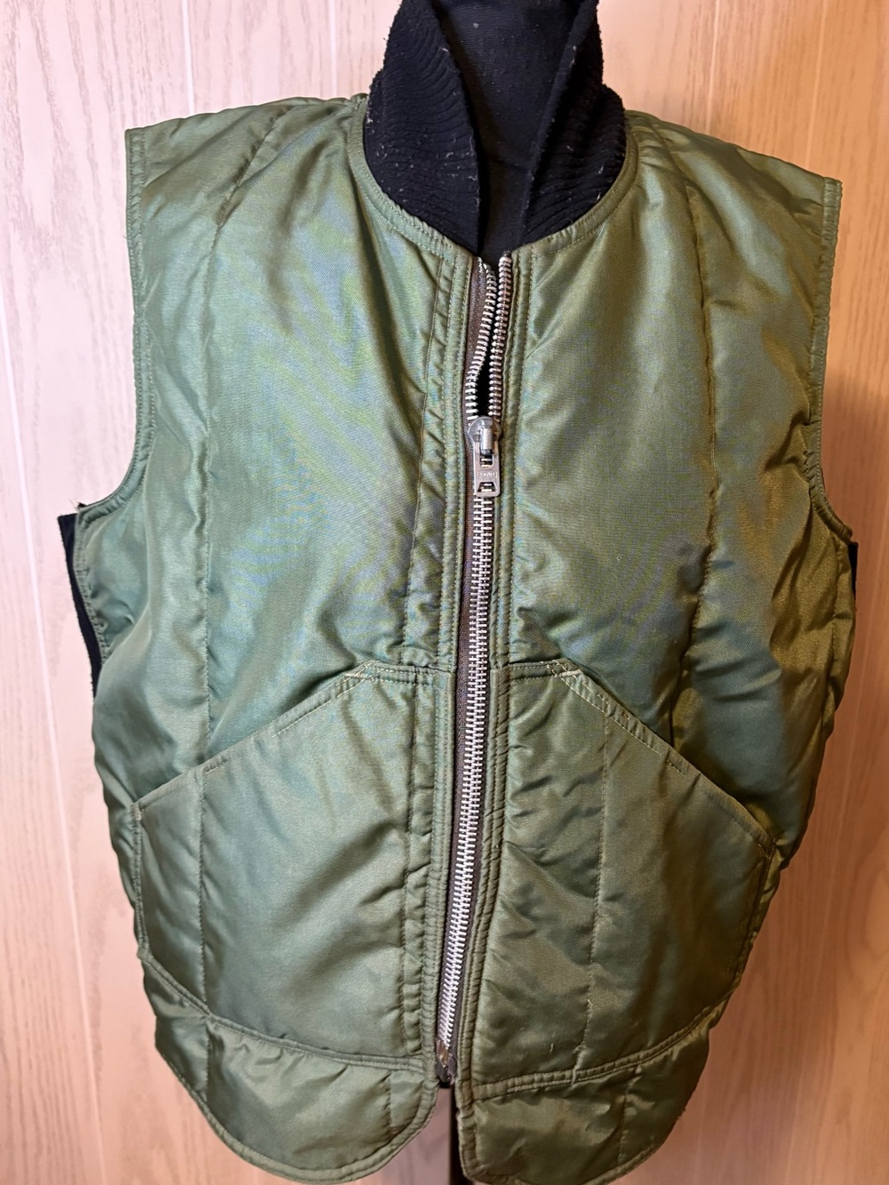 Vintage 80’s “Chiller Killer” Grunge Green Exposed Zipper Vest Large
